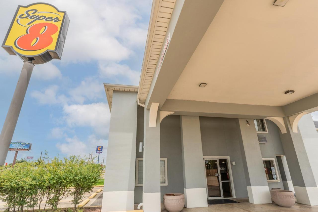 Super 8 By Wyndham Lake Charles Northeast Exterior photo