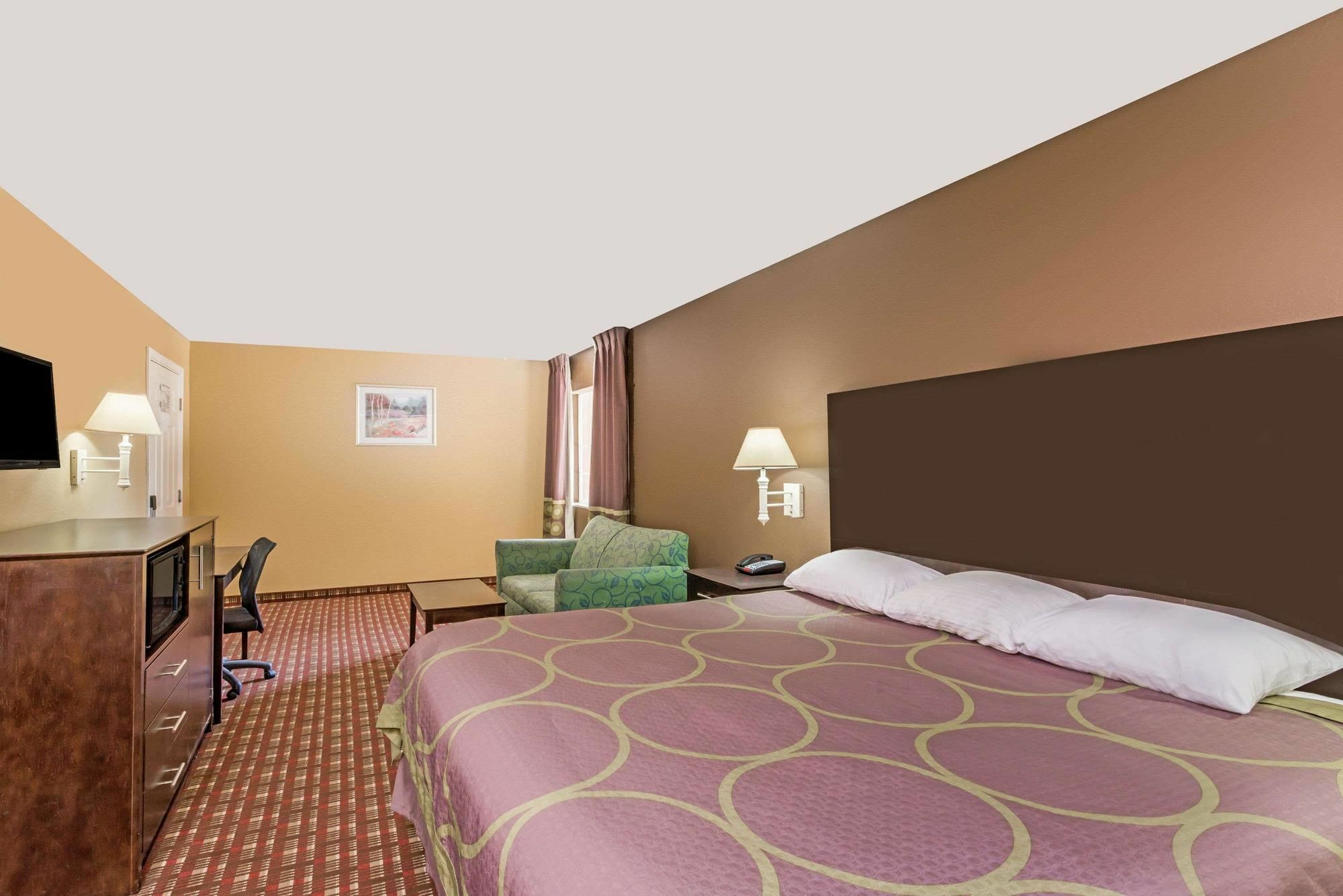Super 8 By Wyndham Lake Charles Northeast Exterior photo